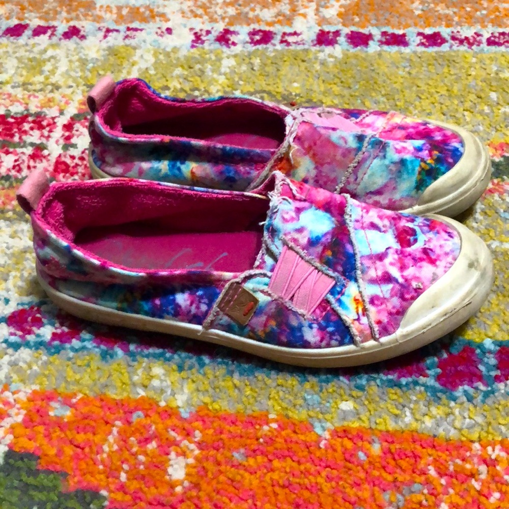 🧜🏼‍♀️3 for $15 item!🧜🏼‍♀️ blowfish Malibu slip on sneakers